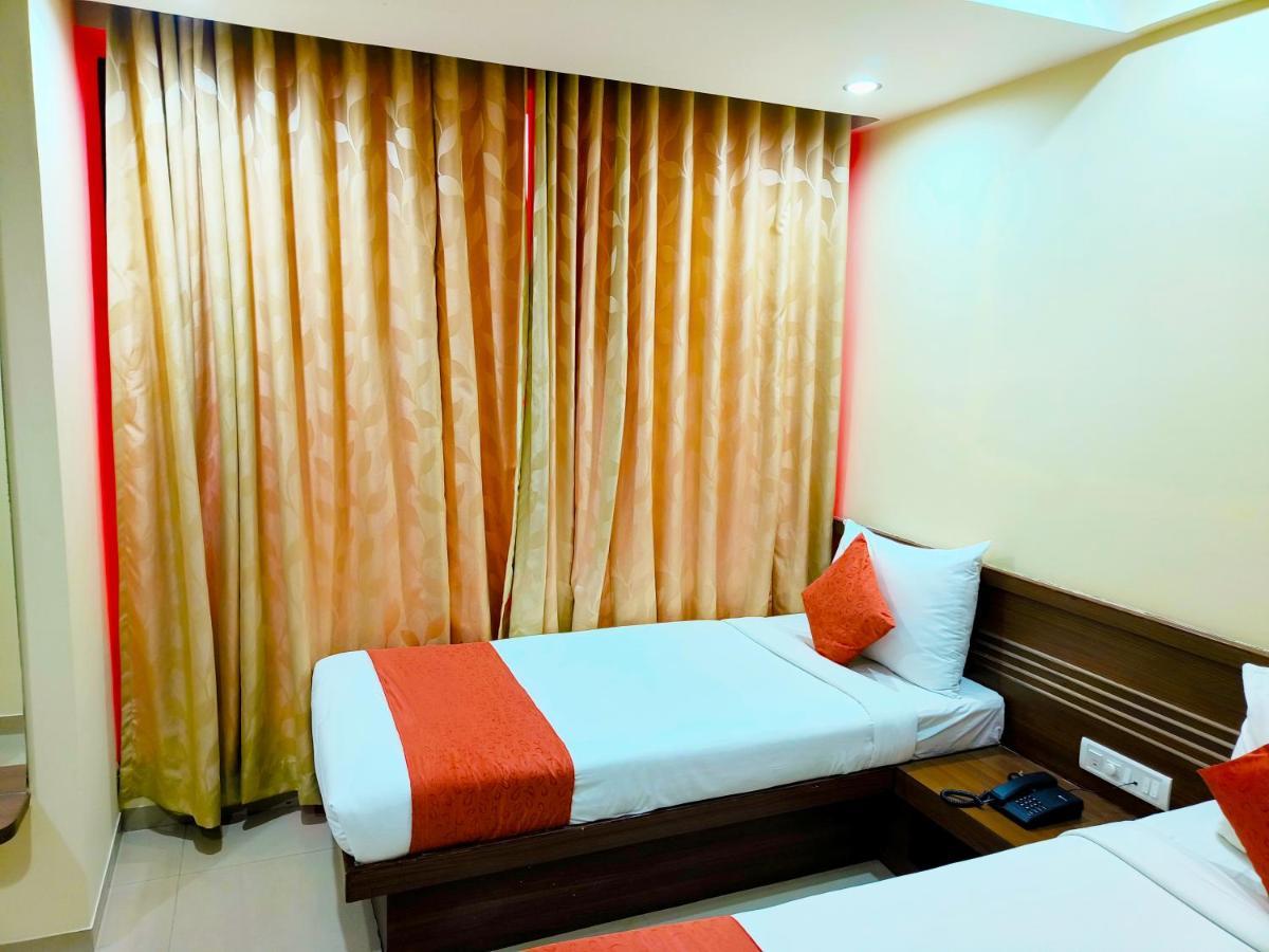 Sai Srushti By Neem Square Hotel Ширди Екстериор снимка