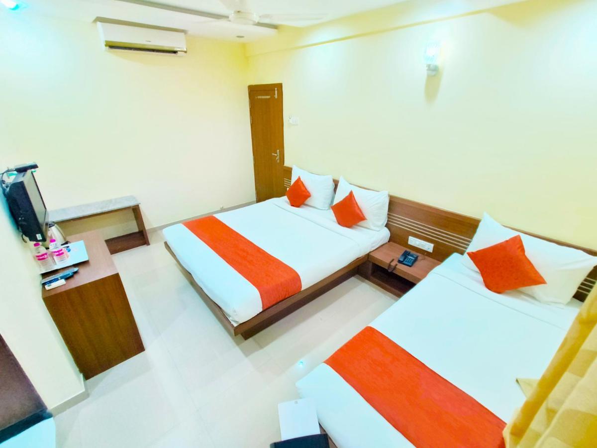 Sai Srushti By Neem Square Hotel Ширди Екстериор снимка