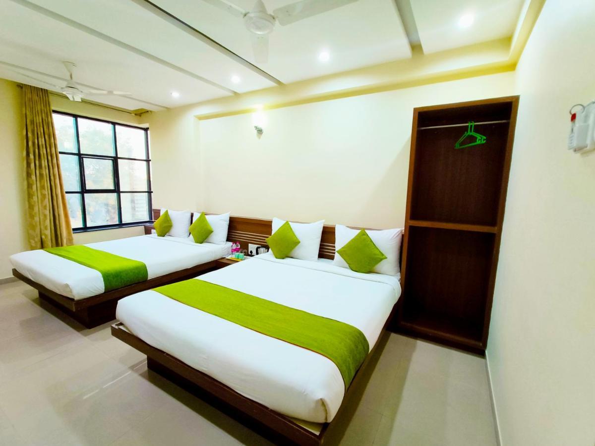 Sai Srushti By Neem Square Hotel Ширди Екстериор снимка