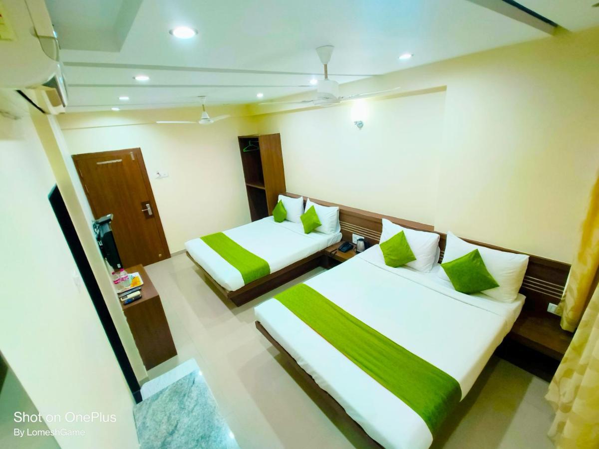 Sai Srushti By Neem Square Hotel Ширди Екстериор снимка