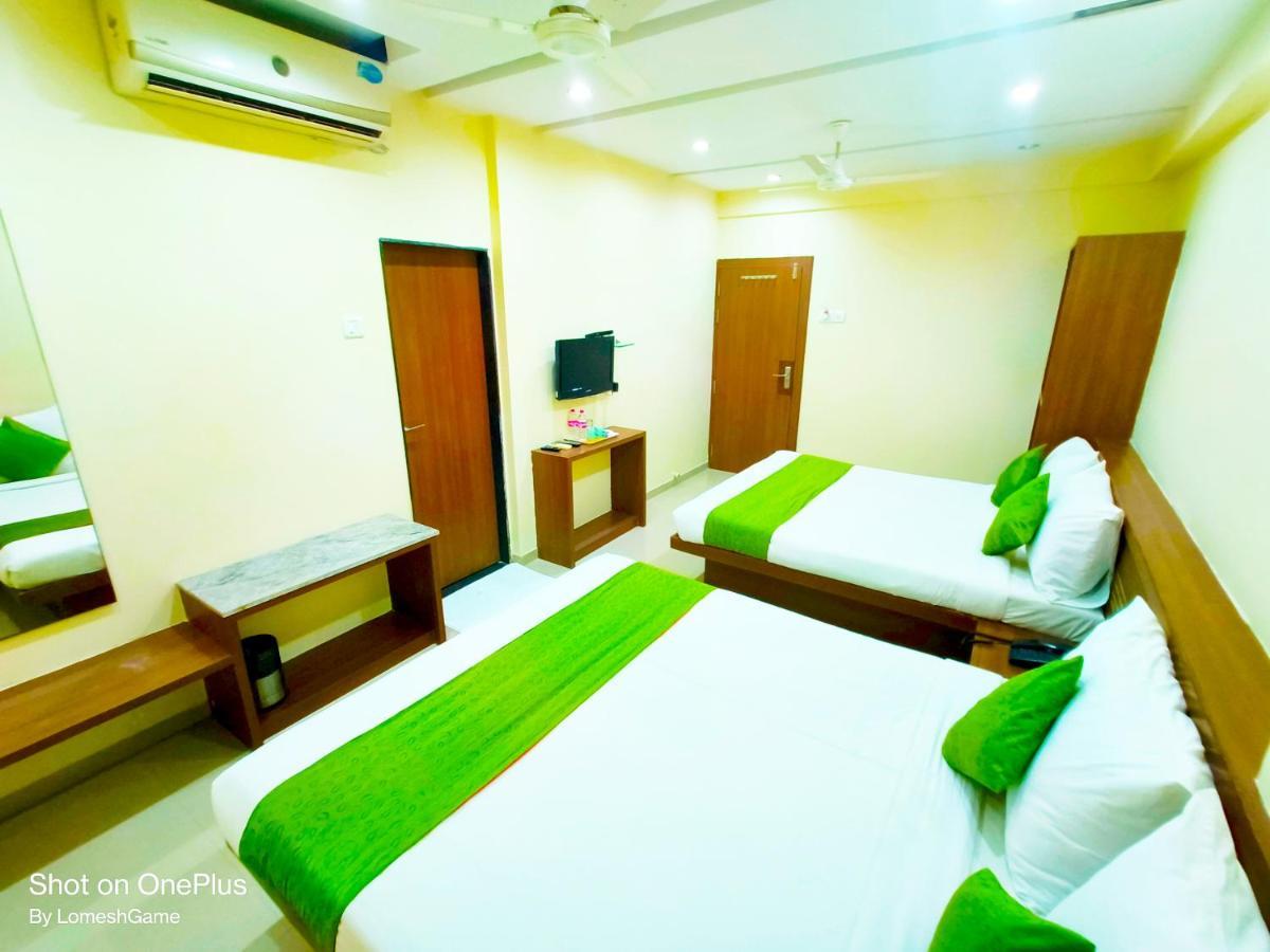 Sai Srushti By Neem Square Hotel Ширди Екстериор снимка