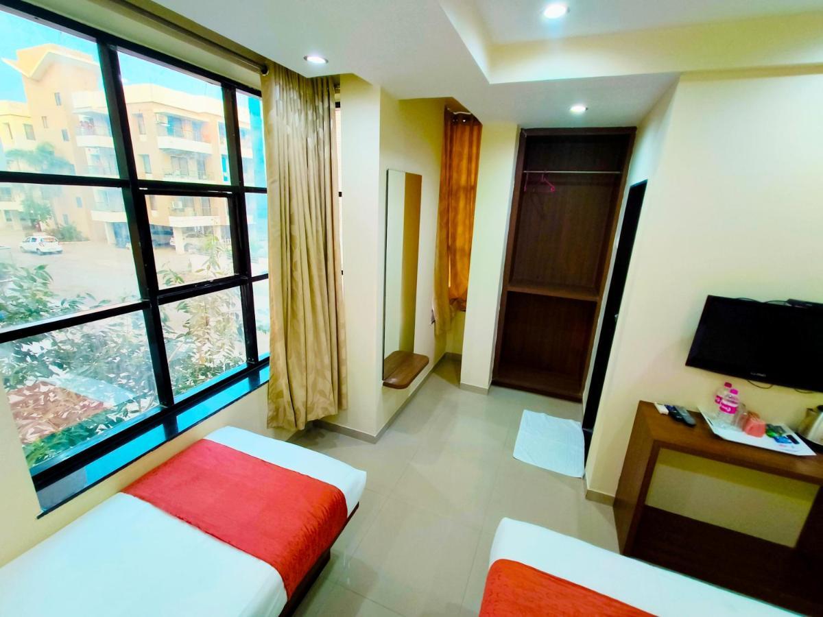 Sai Srushti By Neem Square Hotel Ширди Екстериор снимка