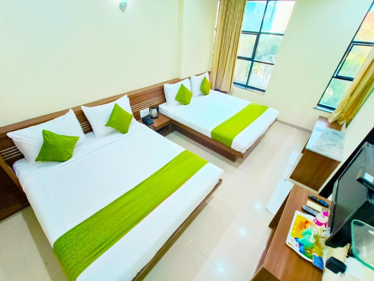 Sai Srushti By Neem Square Hotel Ширди Екстериор снимка