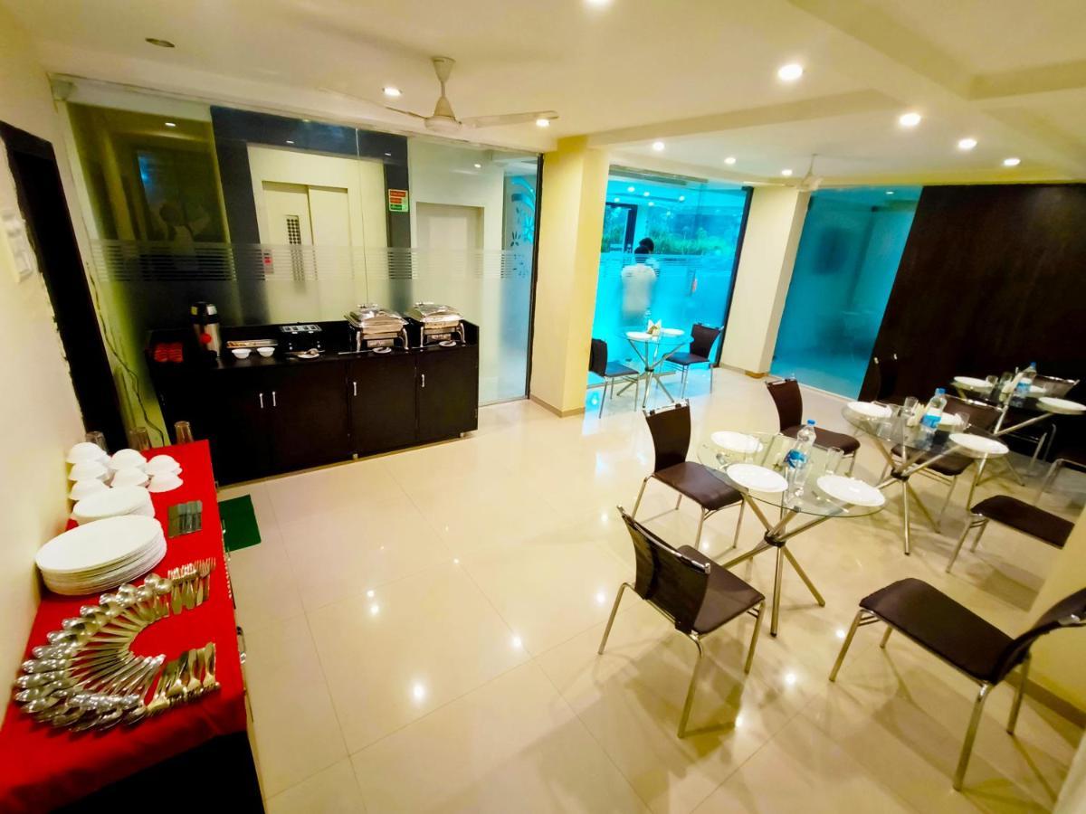 Sai Srushti By Neem Square Hotel Ширди Екстериор снимка