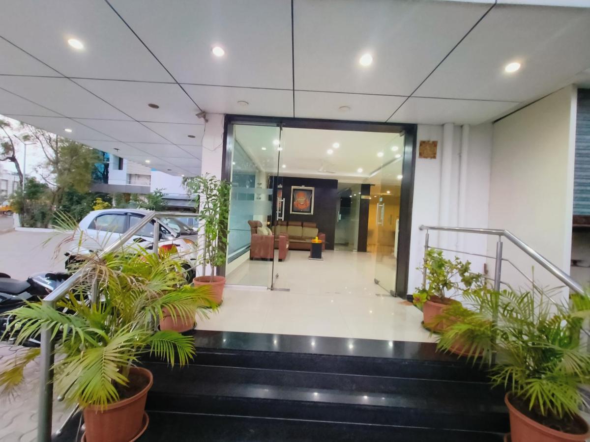 Sai Srushti By Neem Square Hotel Ширди Екстериор снимка