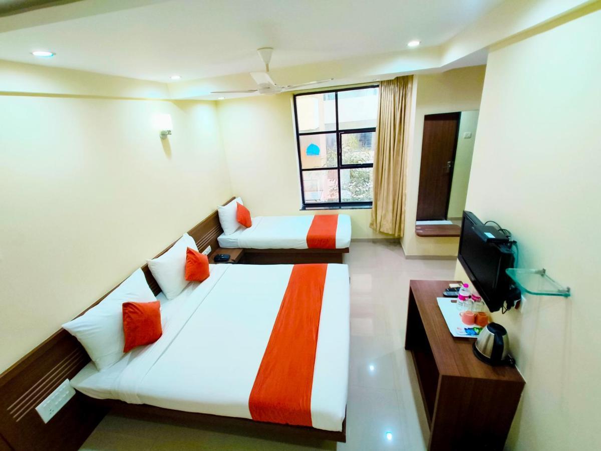Sai Srushti By Neem Square Hotel Ширди Екстериор снимка