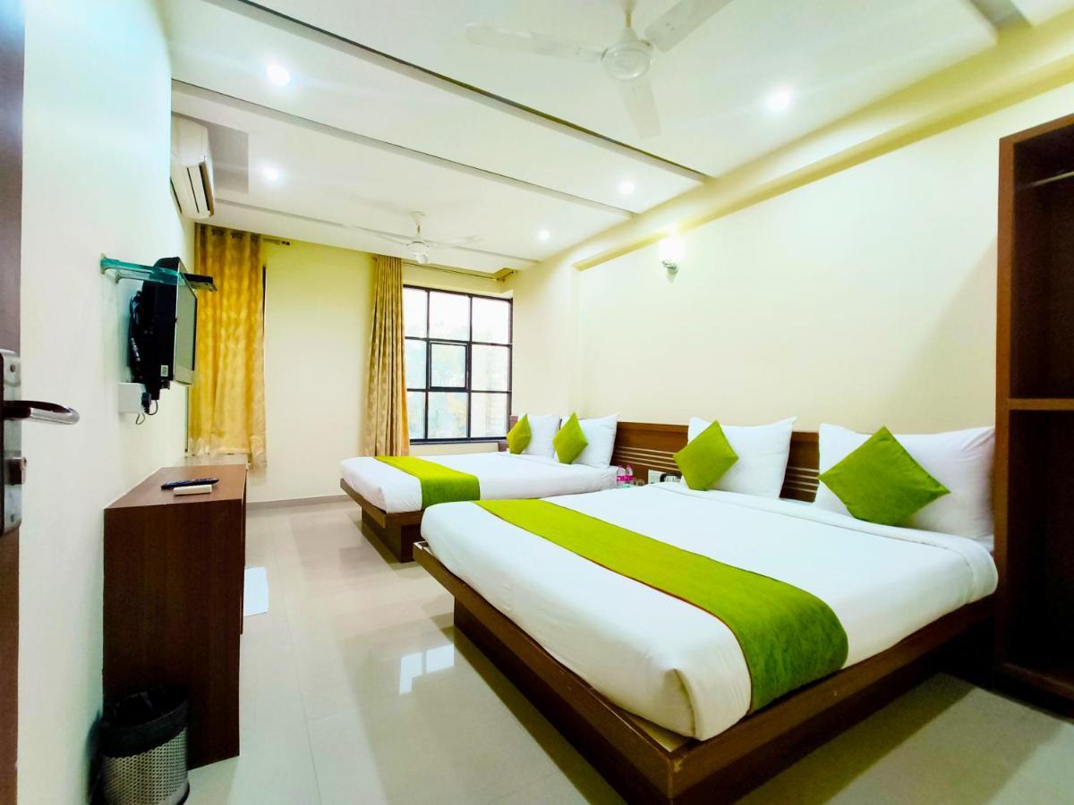 Sai Srushti By Neem Square Hotel Ширди Екстериор снимка